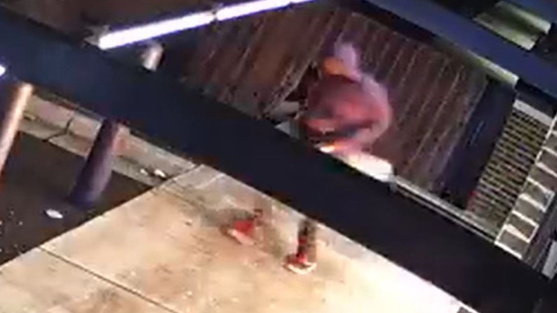 MFD: video of suspects in another arson at a local tax business ...