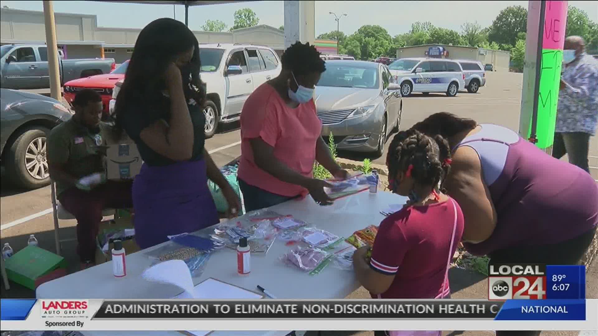 local 24 news met up with state representative antonio parkinson and others as they distribute mask in the frayser area.