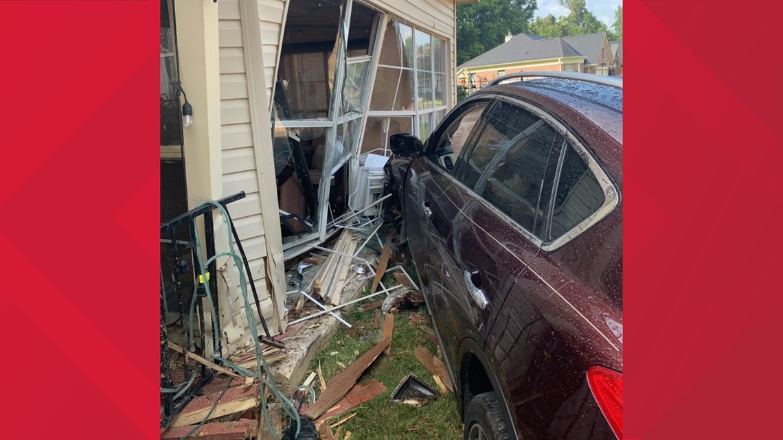 Carjacking suspects in hospital after stealing car and crashing ...