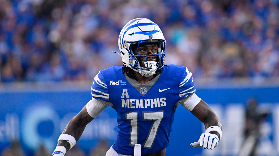 Opern 4 Memphis football blows out Charlotte to open up American Conference ...