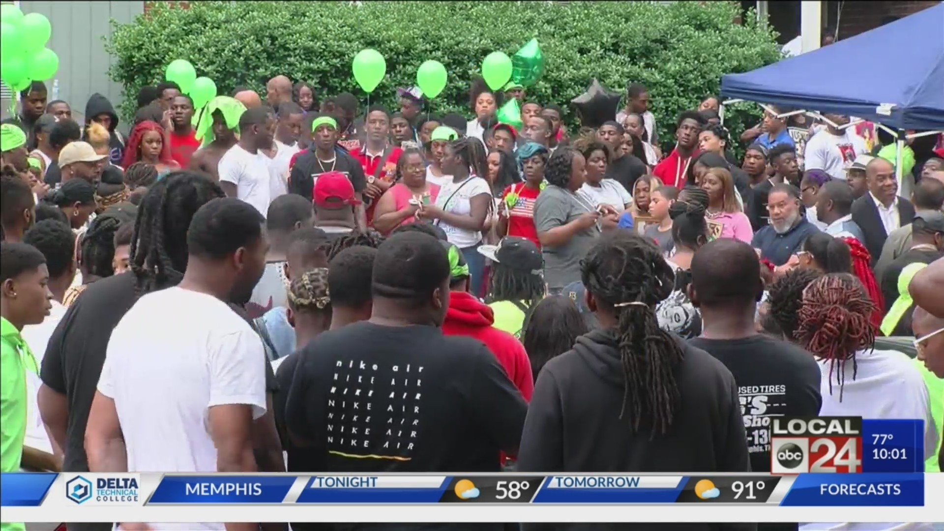 Candlelight vigil held for 20-year-old father of 3 who was shot to death in Frayser