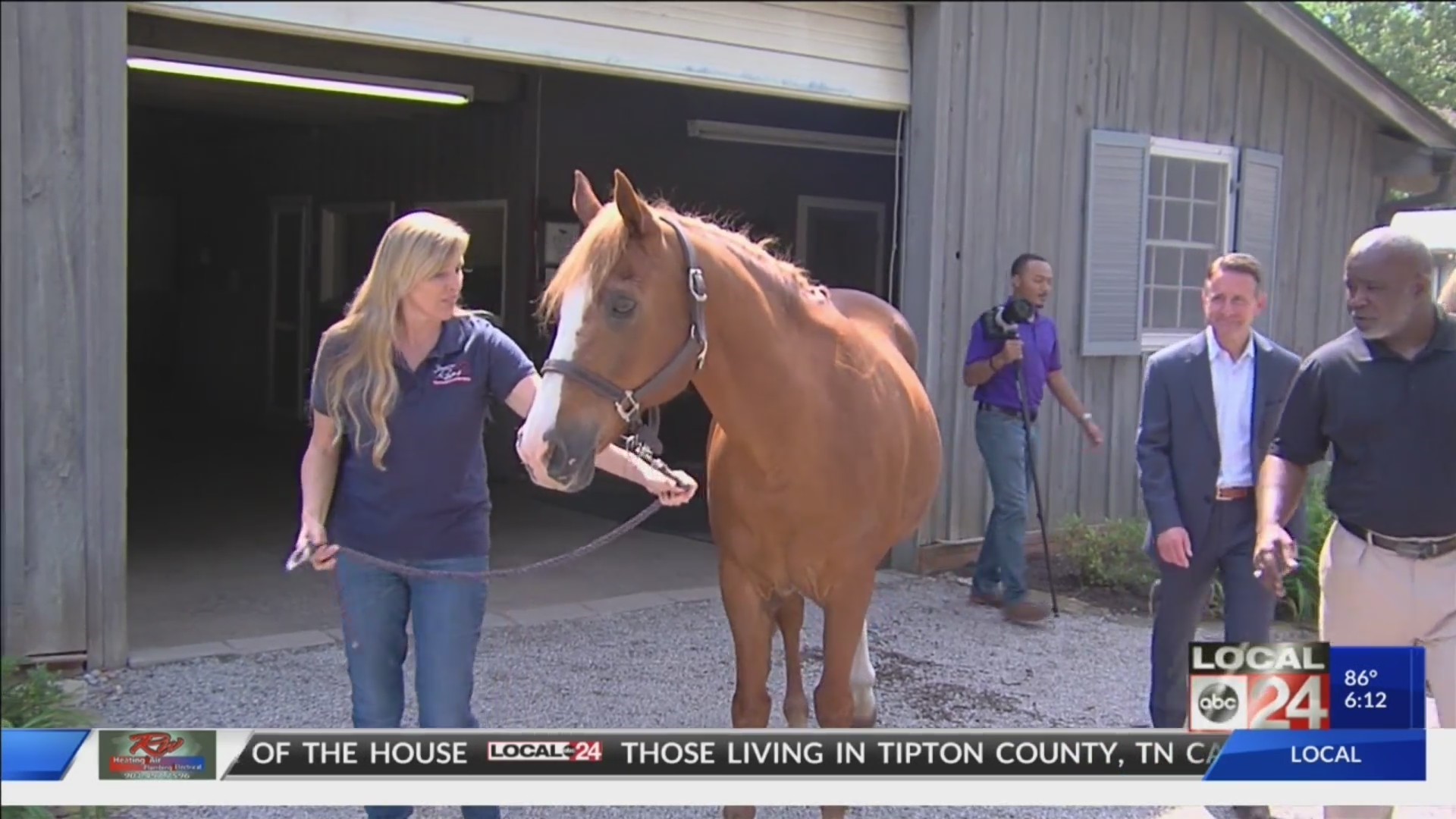 FedEx Freight makes $25,000 donation to he Southern Reins Center for Equine Therapy