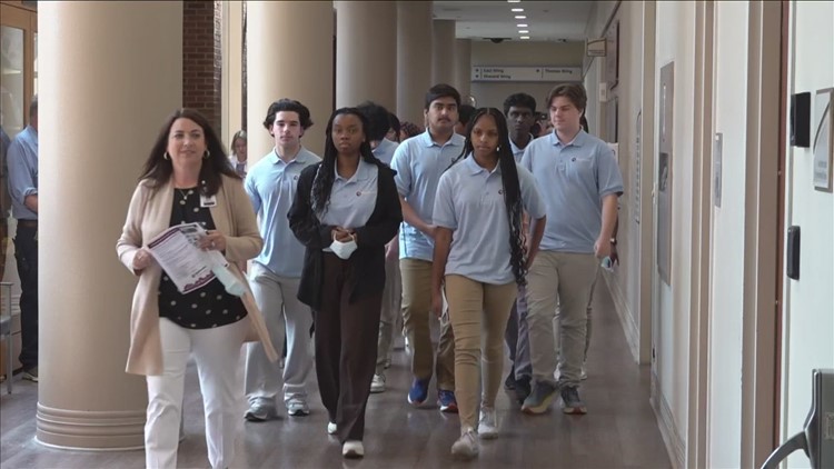 Methodist Healthcare's 'Volunteens' are back for first time since the pandemic