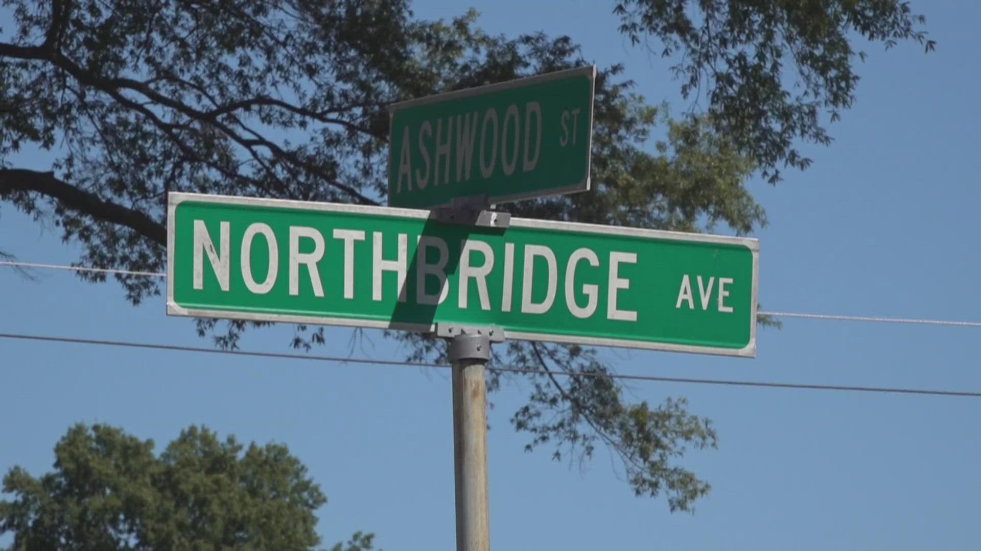 Man dead, officer injured after shooting in Parkway Village ...
