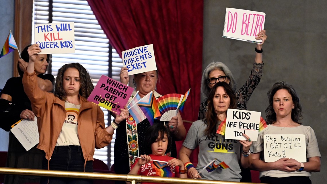 Schools would have to out transgenders students in new bill ...