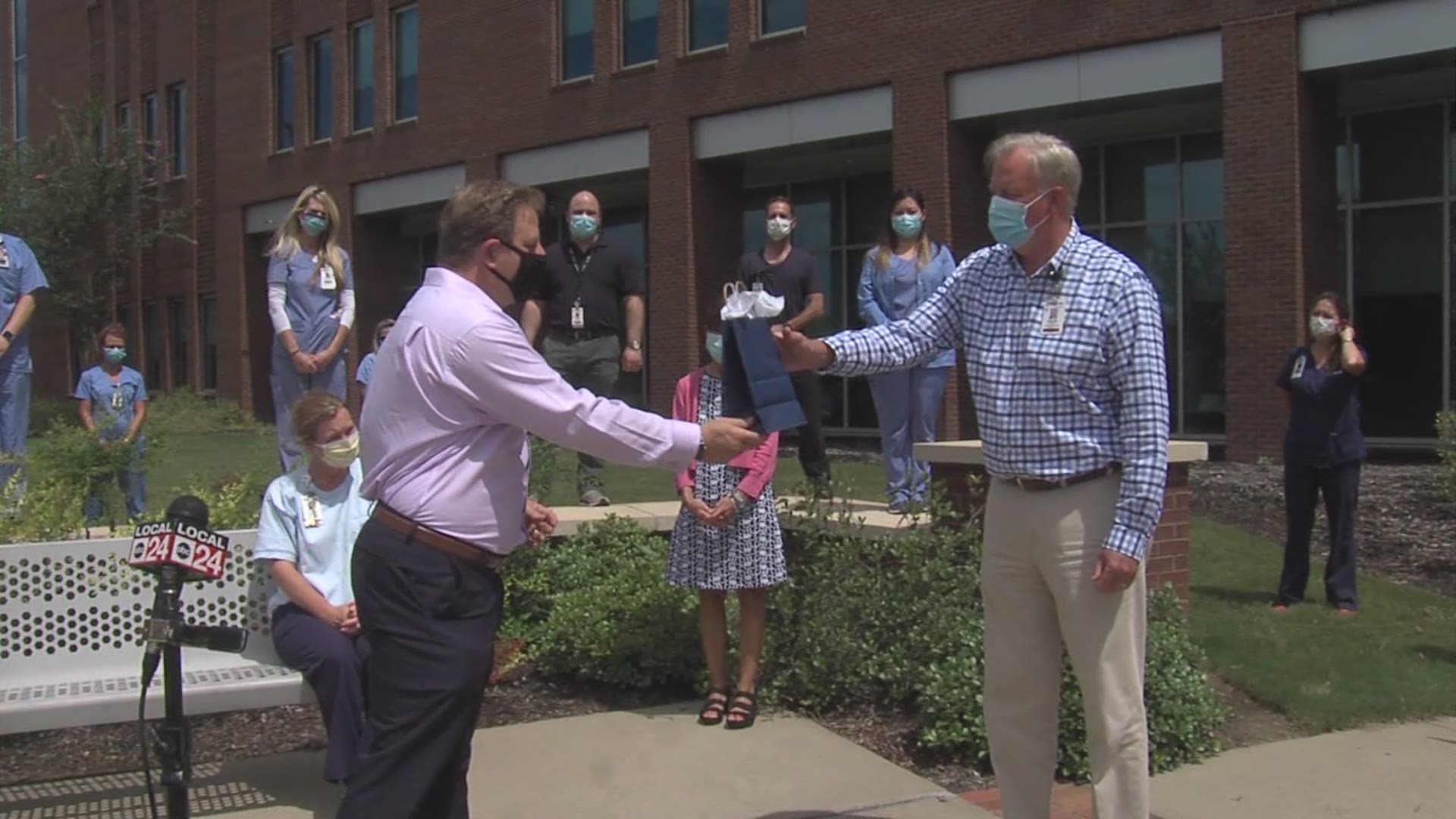 To show support for these workers, Express Employment Professionals gave gift cards to healthcare workers at Methodist Hospital in Olive Branch.