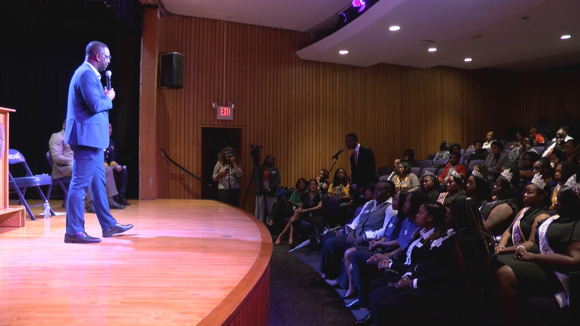 Memphis Mayor Paul Young and other city leaders gave an opportunity for students at LeMoyne-Owen College to voice their issues and concerns.