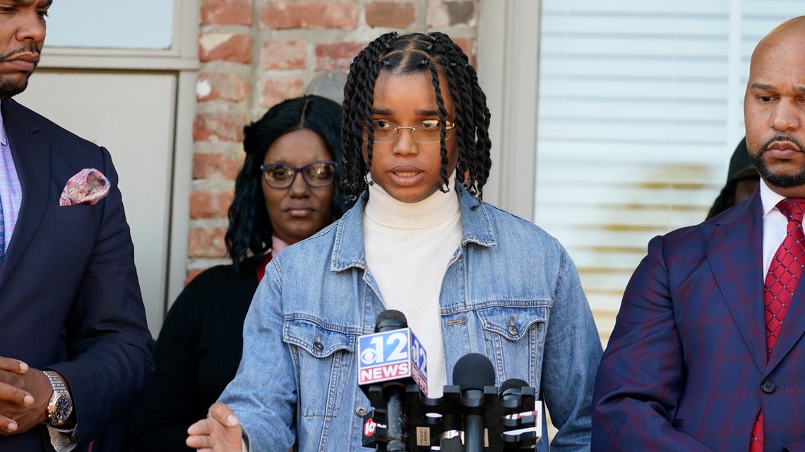 Lawsuit seeks $5M for former FedEx driver - Vimarsana News