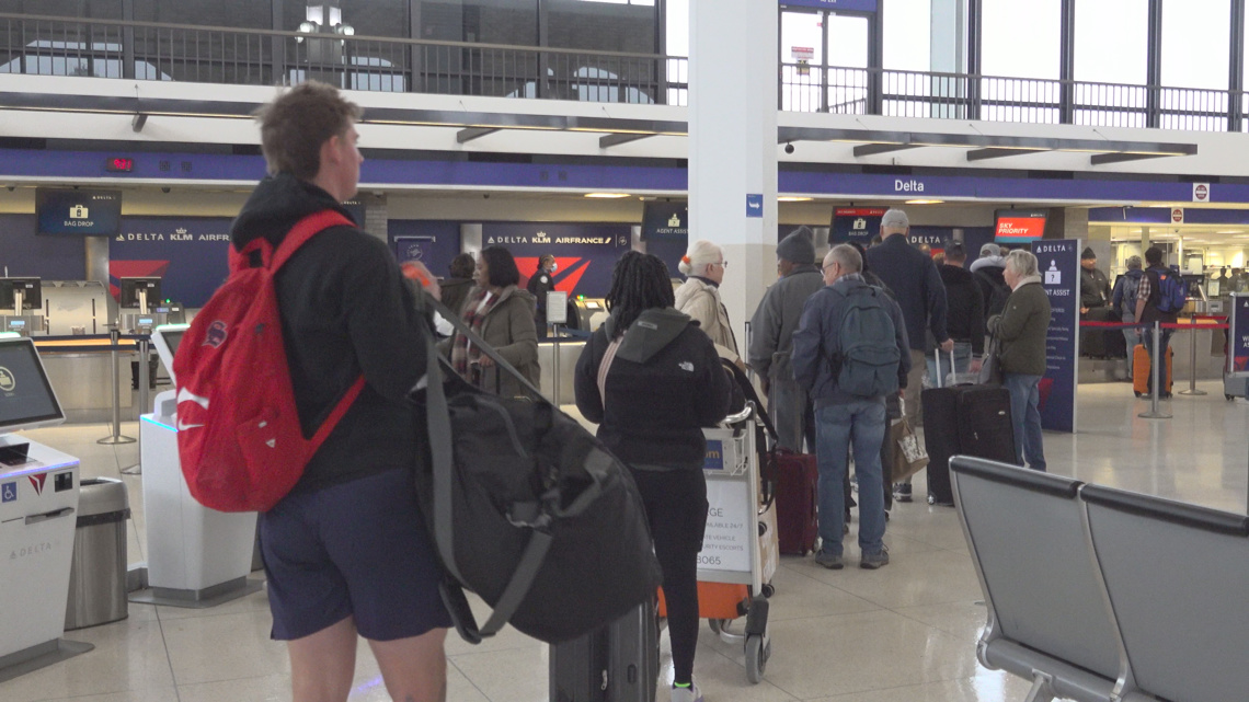 Christmas Day travel rush hits Memphis as holiday plans take flight