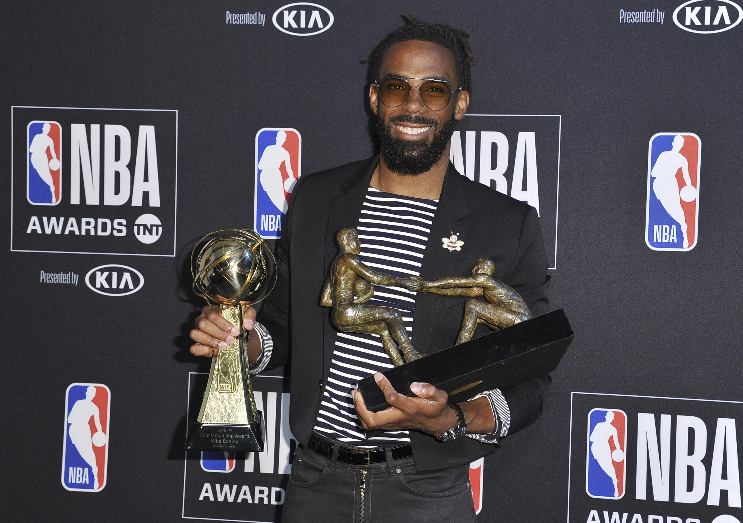 Mike Conley wins Teammate and Sportsmanship of the Year at NBA Awards