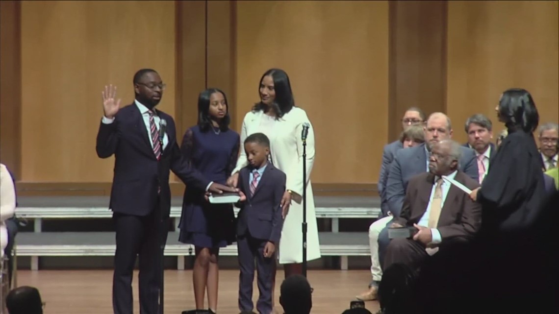Paul Young sworn-in as 65th mayor of Memphis in ceremony of celebration ...