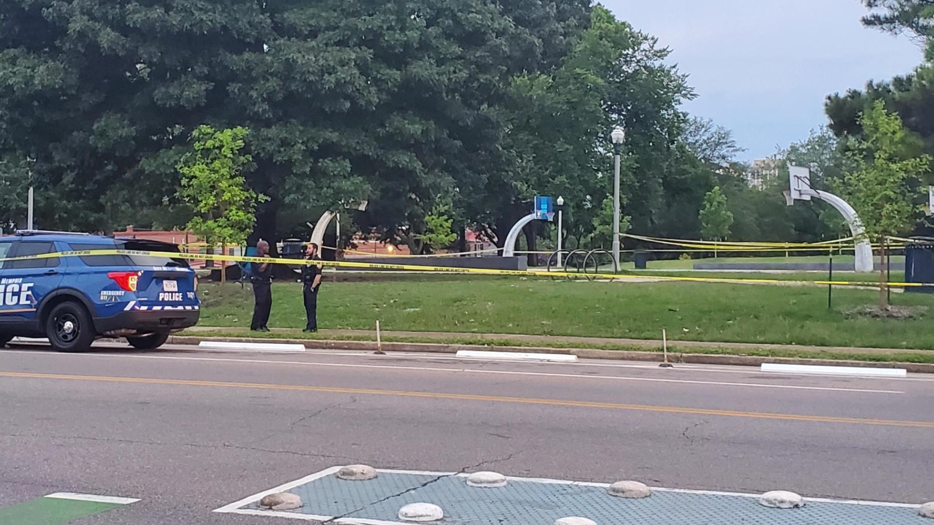 Memphis man and teen injured in shooting near Le Bonheur | localmemphis.com
