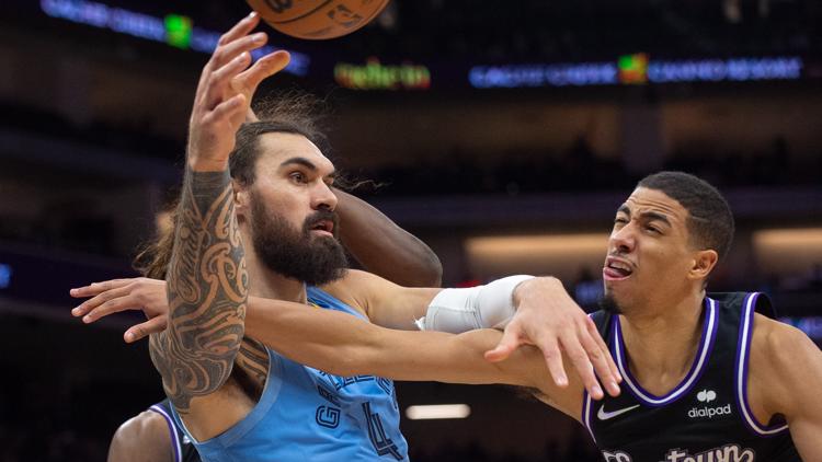 Grizzlies' Steven Adams signed to multi-year contract extension