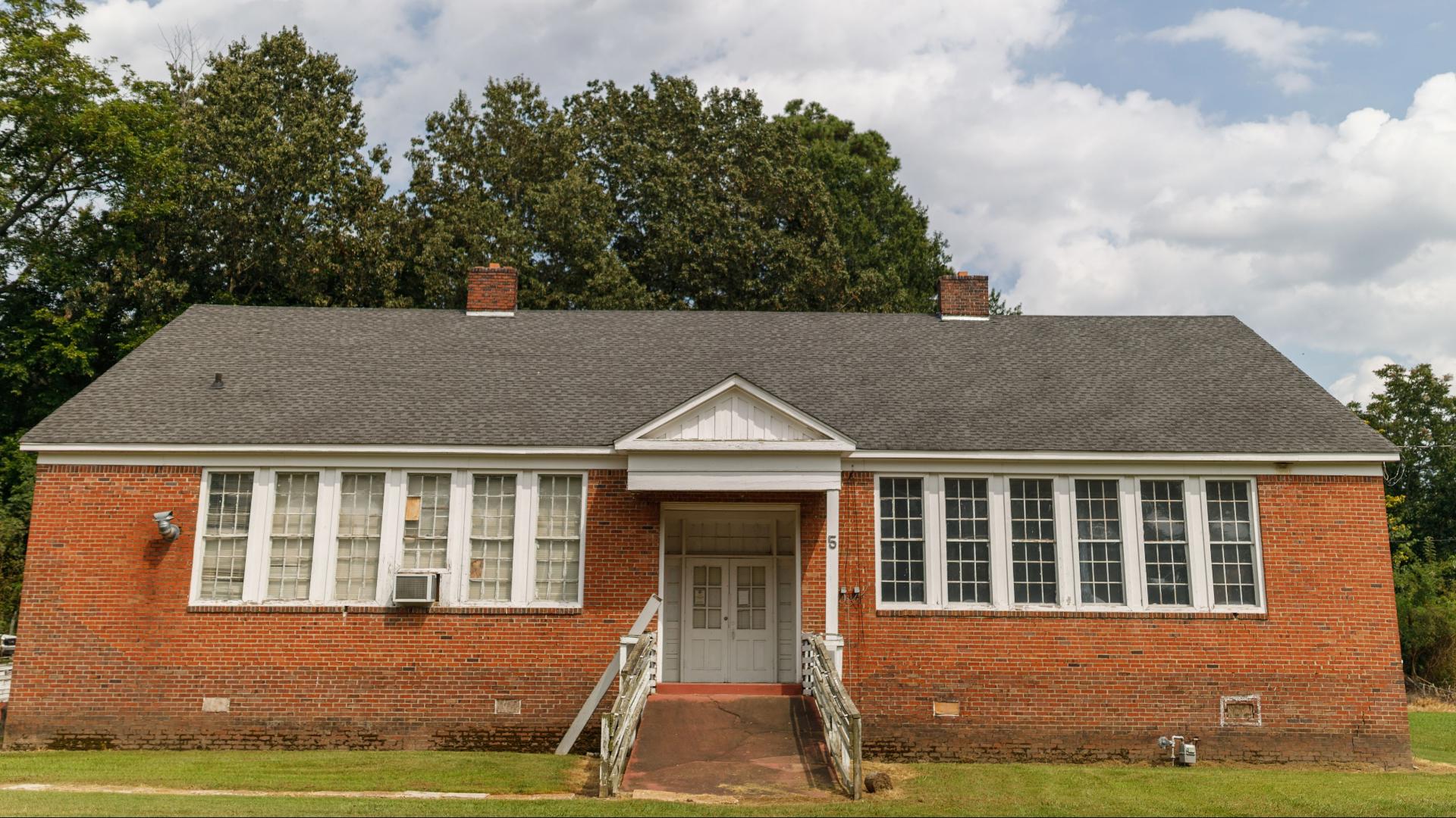 Ford breaks ground on community center in Stanton