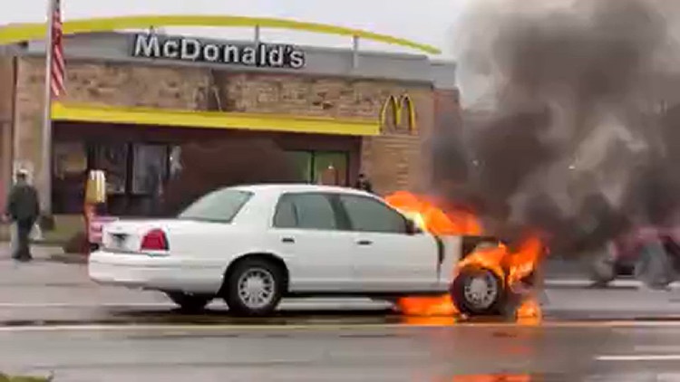 KFD: No one injured in car fire on North Broadway