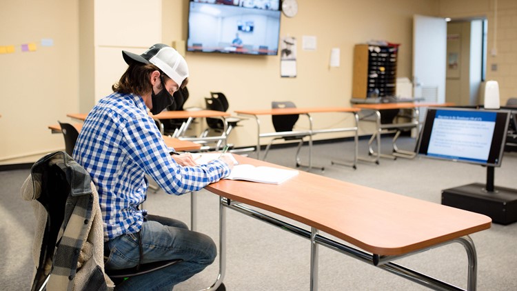 Enrollment down at community colleges in Tennessee