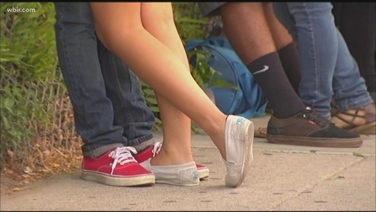 How to identify dating violence in teens, preventing it from escalating