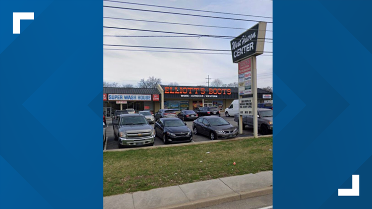 No one hurt after attic fire at West Knoxville strip mall