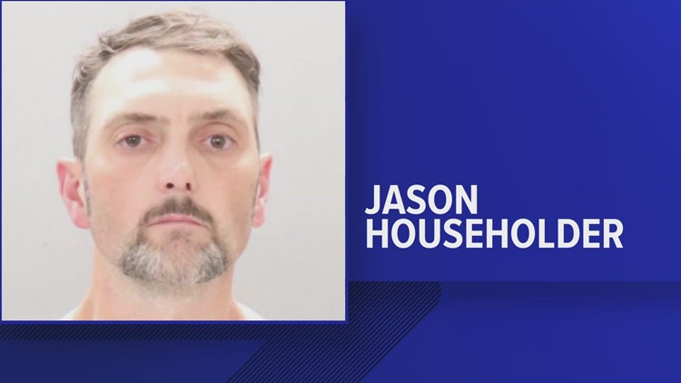 Knoxville police searching for man wanted for burglary, theft and fraudulent use of credit card