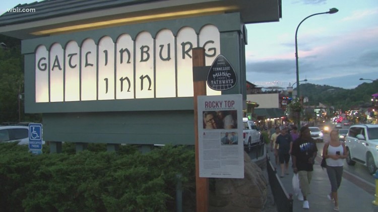 Gatlinburg historic marker commemorates Rocky Top near inn where it was written