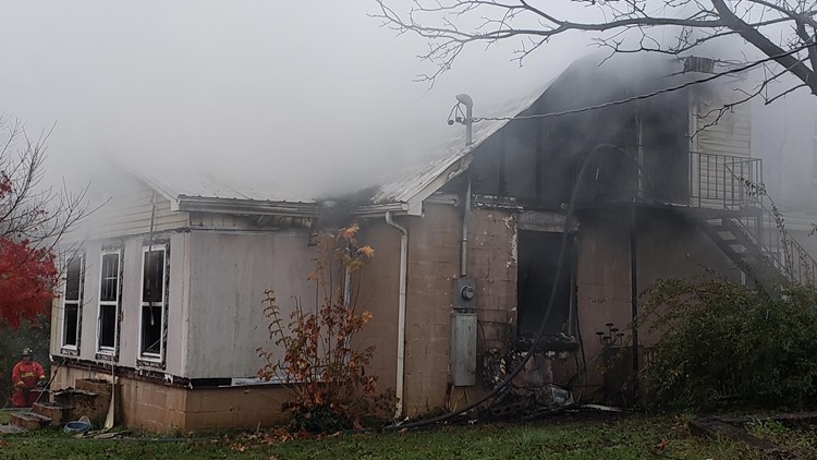 Pets die in Mascot area house fire