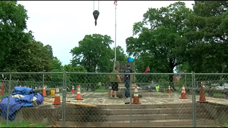 Crews work to remove pedestal above Nathan Bedford Forrest&rsquo;s remains at Memphis park