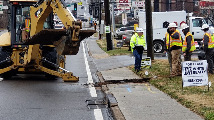 Water main break causes lane closures on Kingston Pike in Bearden, KUB says