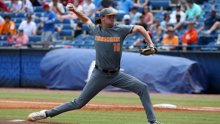 Tennessee beats Florida, advances to SEC championship