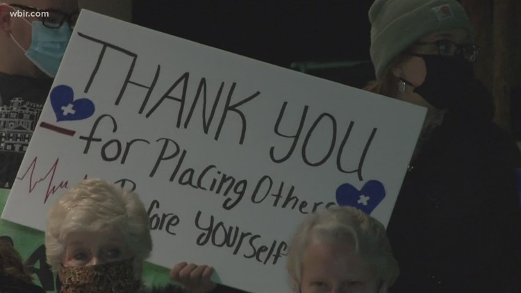 Jefferson City community gathers to support frontline healthcare workers every night of the week