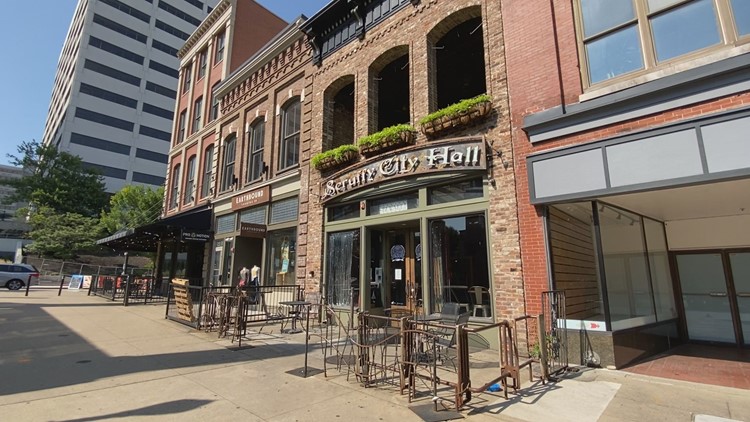 Knoxville businesses react to CDC guidelines urging people wear masks in East TN, including vaccinated people