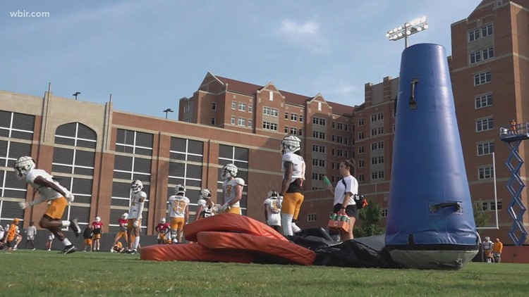 More than 50 Tennessee Vols football players sign exclusive NIL agreement