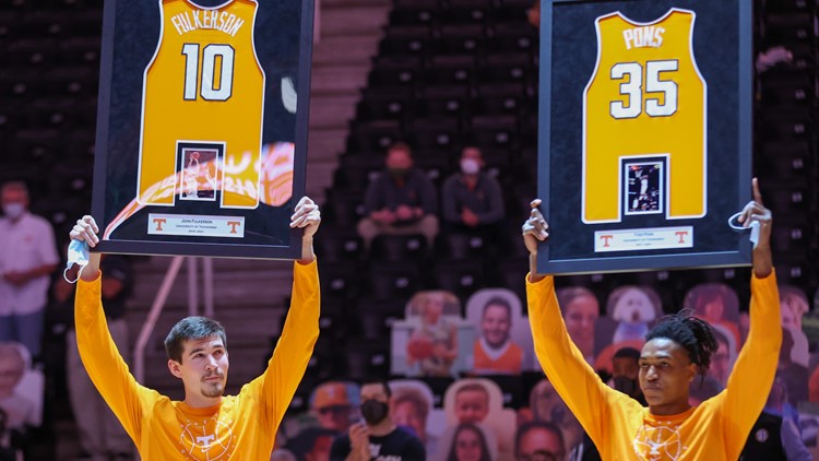 Vols celebrate seniors with win over Florida