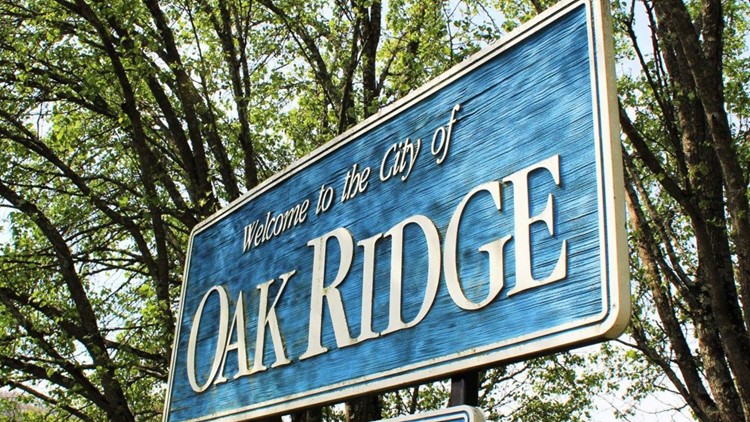 Oak Ridge crews working to repair water main break on Robertsville Road