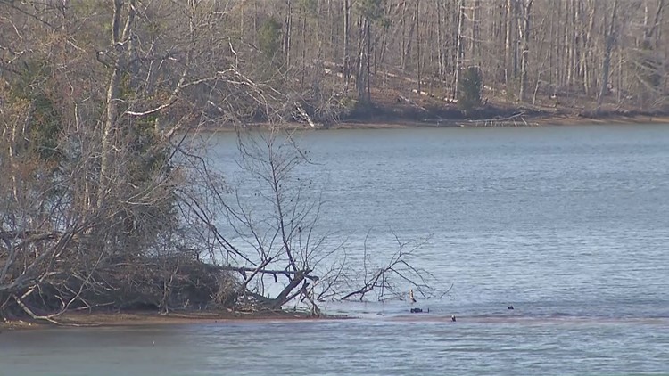 81-year-old man found dead near boat on Watts Bar Lake