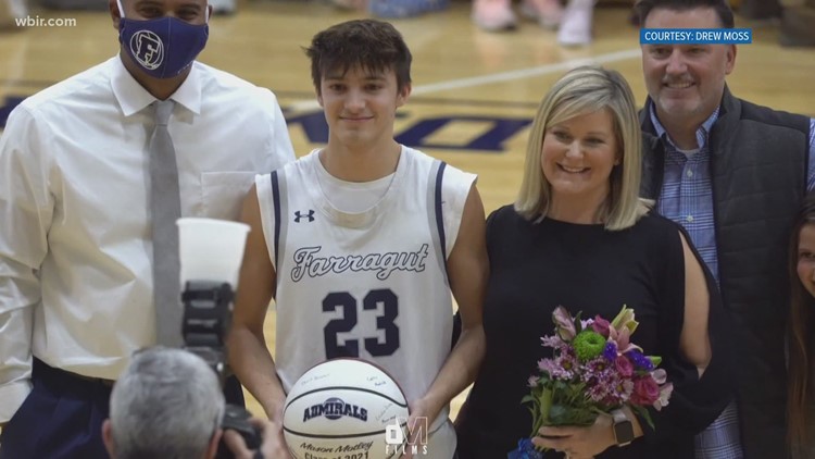 Farragut basketball player inspires after cancer diagnosis