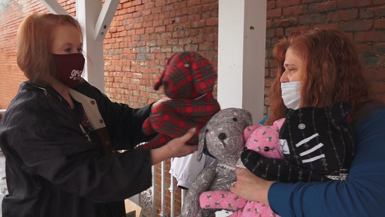 Roane Co. widow helps strangers cherish the memory of their lost loved ones