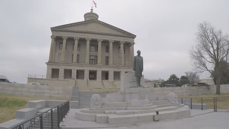 Tennessee lawmakers discuss bill focusing on gender pronouns in schools
