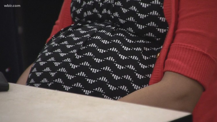 Pfizer y BioNTech lanzan primer ensayo cl&iacute;nico de COVID-19 para mujeres embarazadas