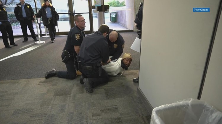 Anger erupts against police, city leaders during Knoxville City Council meeting