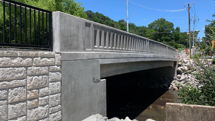 New Mineral Springs Avenue bridge opens