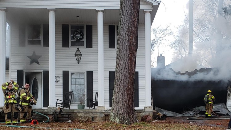 Pets perish in West Knox County house fire