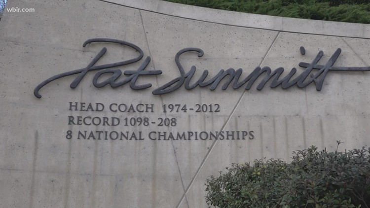 Expert says Lady Vol fans trying to balance sorrow for Pat Summitt with enthusiasm for team