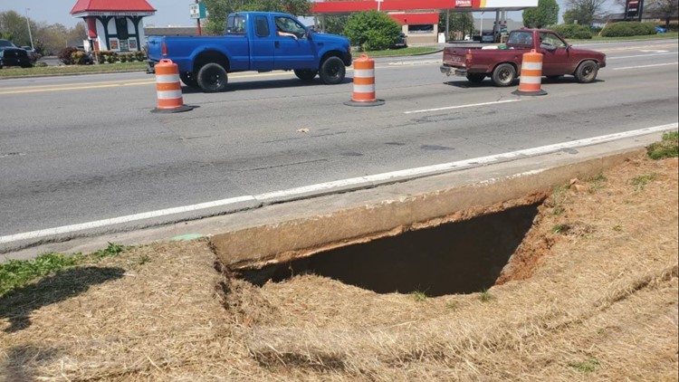 Sewer pipe failure forces traffic closures, diversions on US 411 near Maryville mall