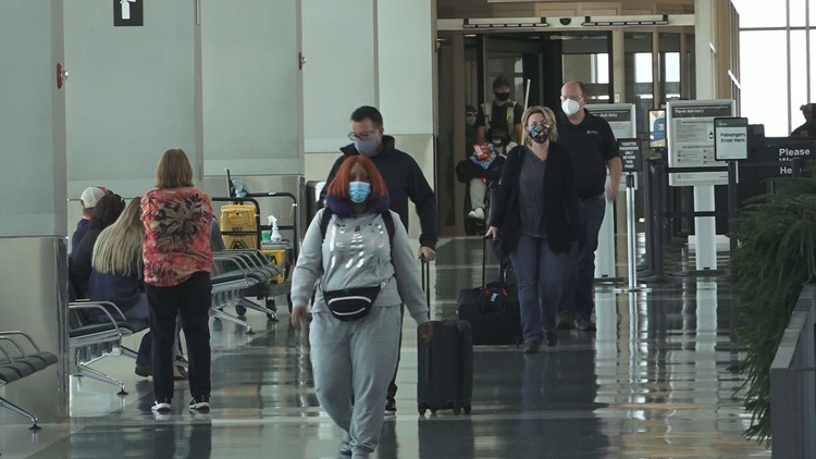 TSA: Viajeros que no utilicen mascarillas podr&iacute;an enfrentar multas de hasta $1,500
