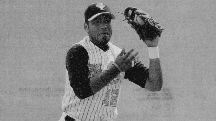 Omaha card shop lets 2005 Tennessee baseball player relive College World Series visit