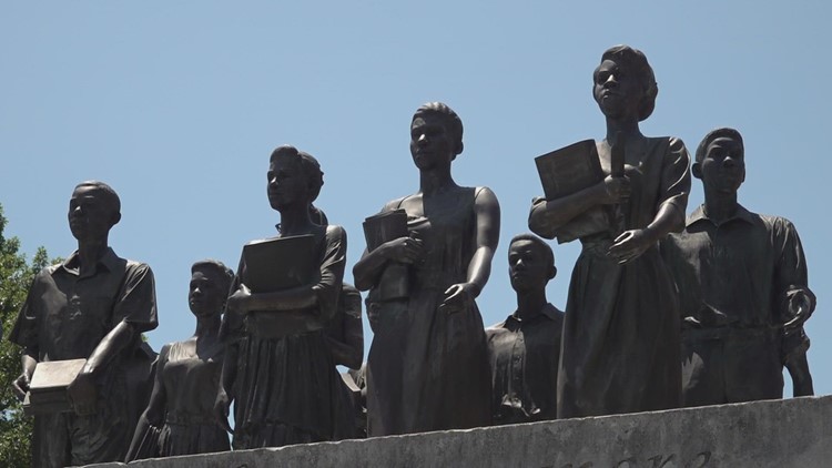 Green McAdoo celebrates Liberation Day with Afro-Centric Hair show