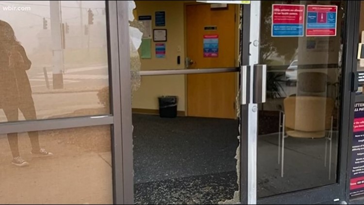 FBI helping KPD investigate shotgun shooting at Planned Parenthood clinic FBI helping KPD investigate shotgun shooting at Planned Parenthood clinic