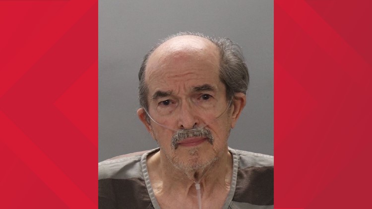 Registered sex offender accused of exposing himself to a child at a Knoxville Walmart