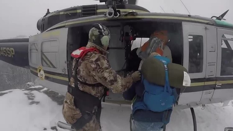 VIDEO: Watch the moment rescue crews brought Red River Gorge hikers to safety