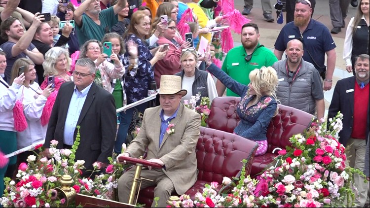 Flowers used in Dollywood parade to be donated to those in need